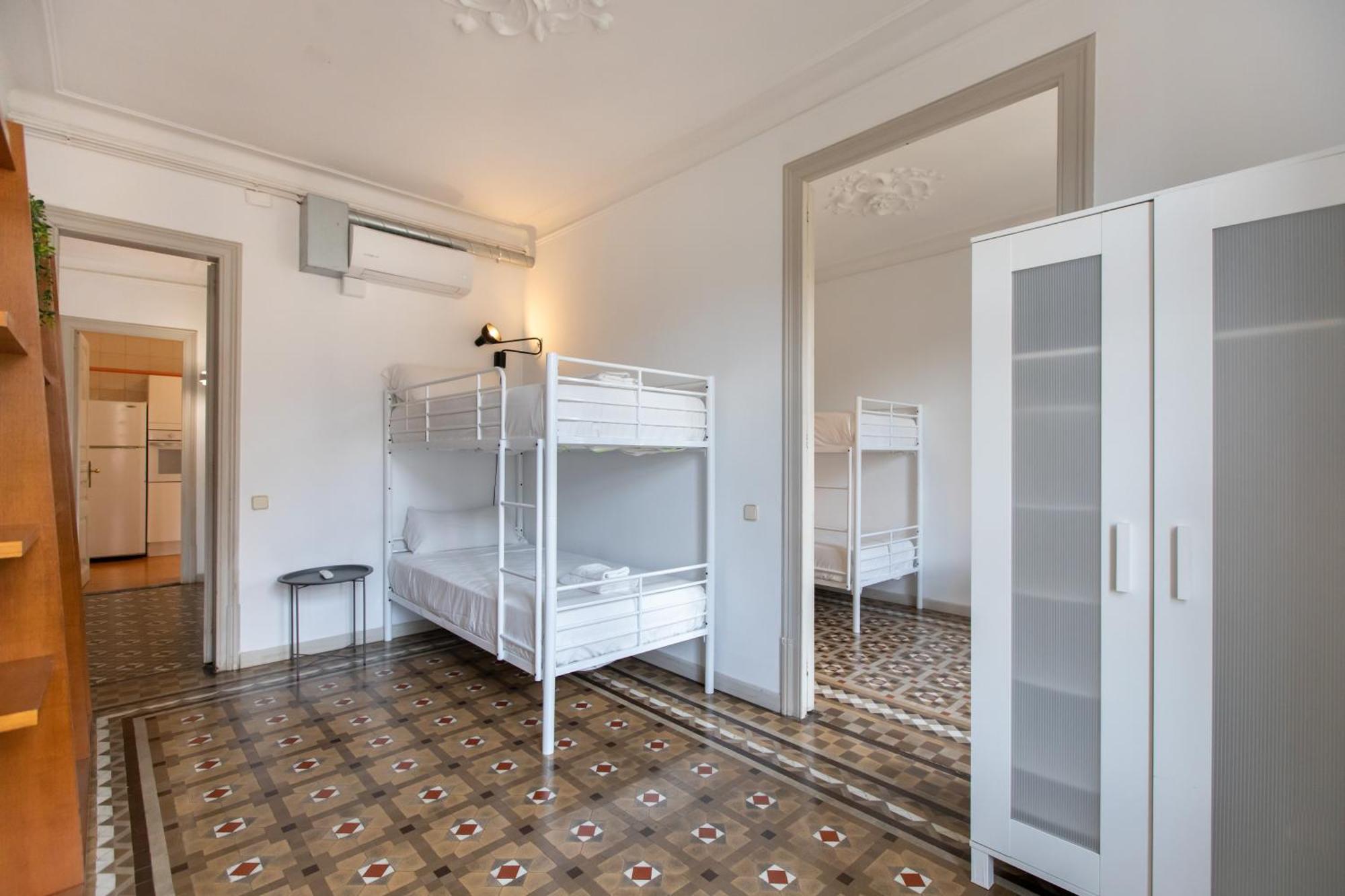 B41 - Grandes Grupos En Bcn Centro Apartamento *