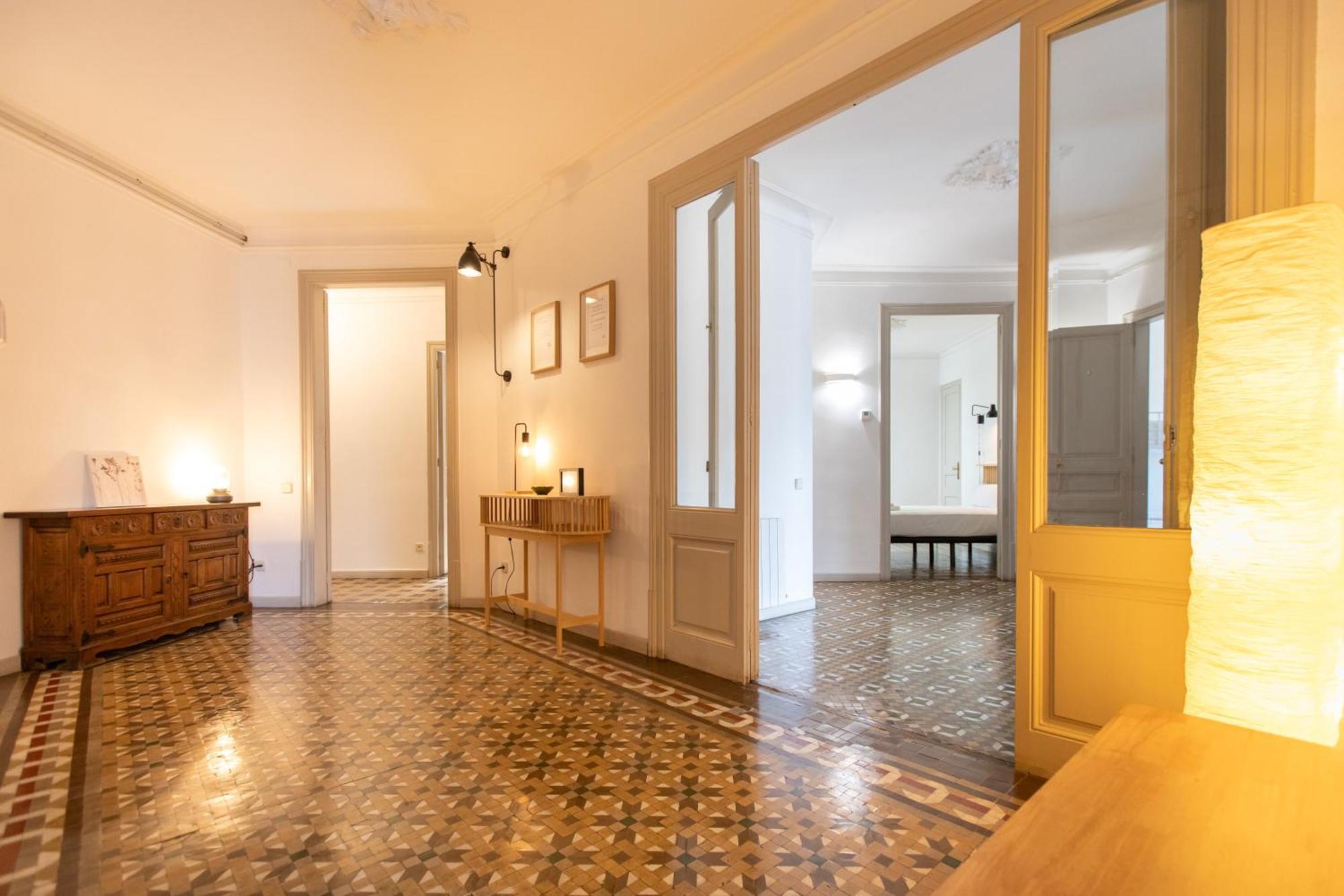 B41 - Grandes Grupos En Bcn Centro Apartamento *