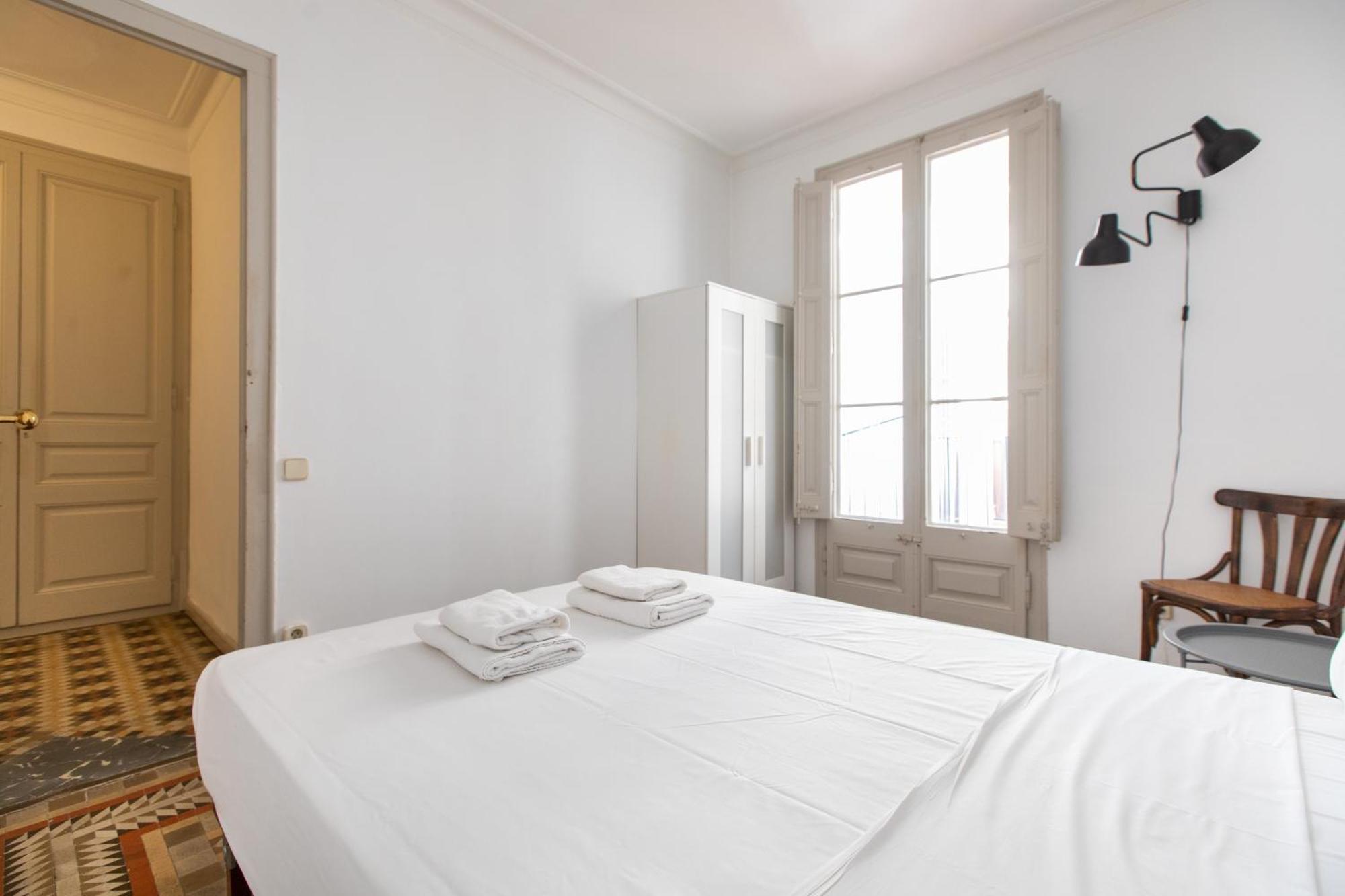 B41 - Grandes Grupos En Bcn Centro Apartamento *